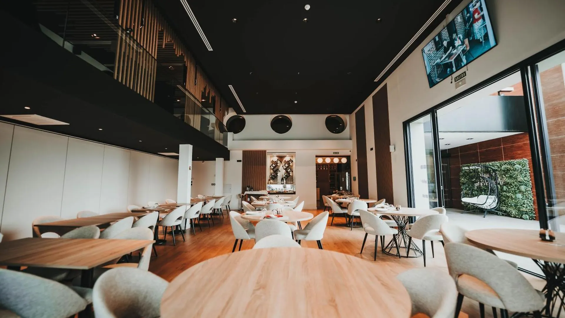 酒店 马拉加诺斯特鲁姆机场住宿